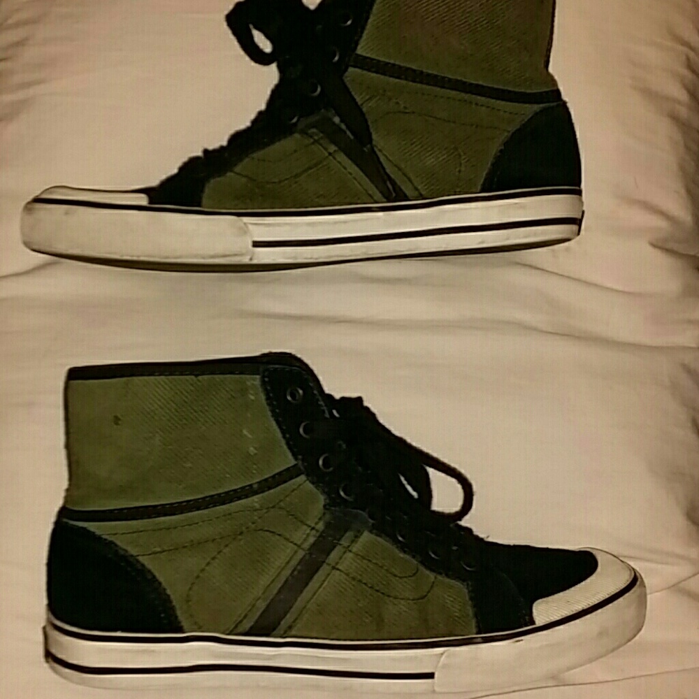 Vans Wellesley